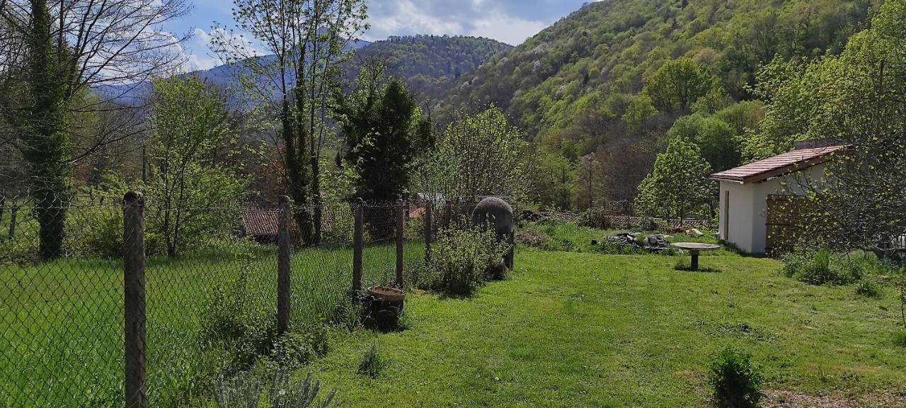 Maison Au Pied De La Montagne Aspet Exterior foto